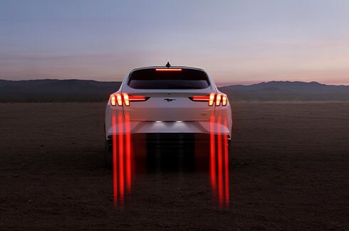 Descubre el asombroso diseño y gran desempeño de la SUV Eléctrica Ford Mustang Mach-E 2025